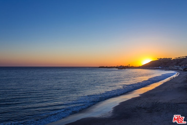 Photo 1 of 28 - 22548 Pacific Coast Hwy #410, Malibu, CA 90265