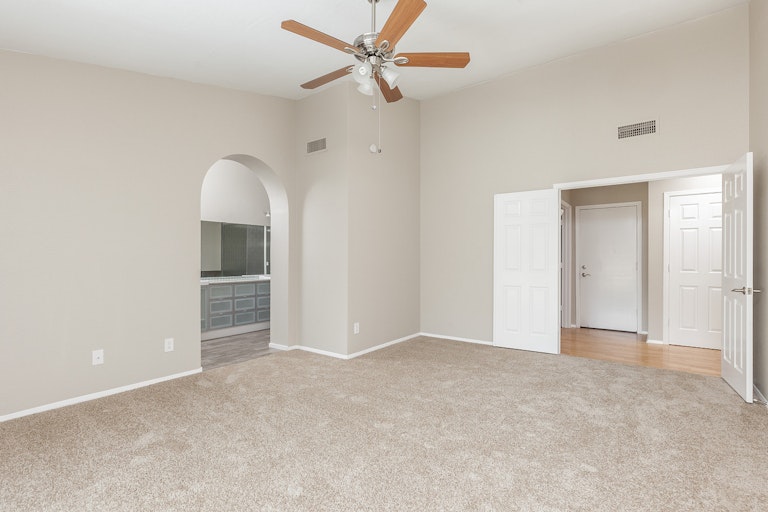 Photo 11 of 29 - 802 E Meadow Ln, Phoenix, AZ 85022