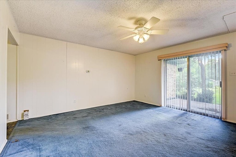 Photo 5 of 37 - 1118 SE 2nd St, Grand Prairie, TX 75051