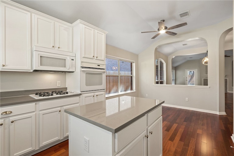 Photo 6 of 25 - 4125 Gazley Ln, Austin, TX 78732