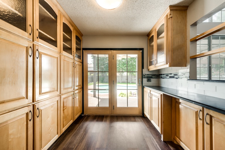Photo 15 of 33 - 7113 Wooddale Dr, Watauga, TX 76148