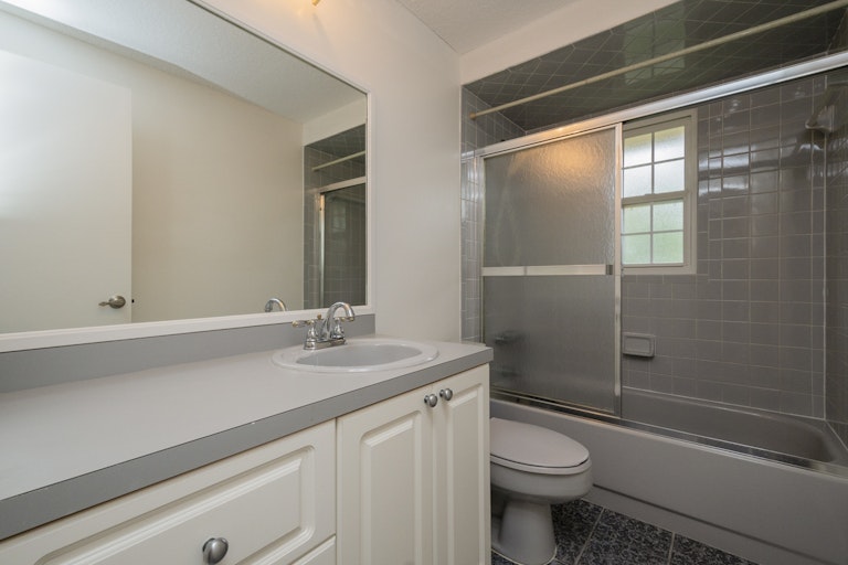 Photo 27 of 37 - 3909 Rosedale Dr, Brandon, FL 33511