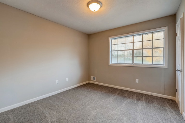 Photo 21 of 28 - 1518 Tanglewood Way NW, Conyers, GA 30012