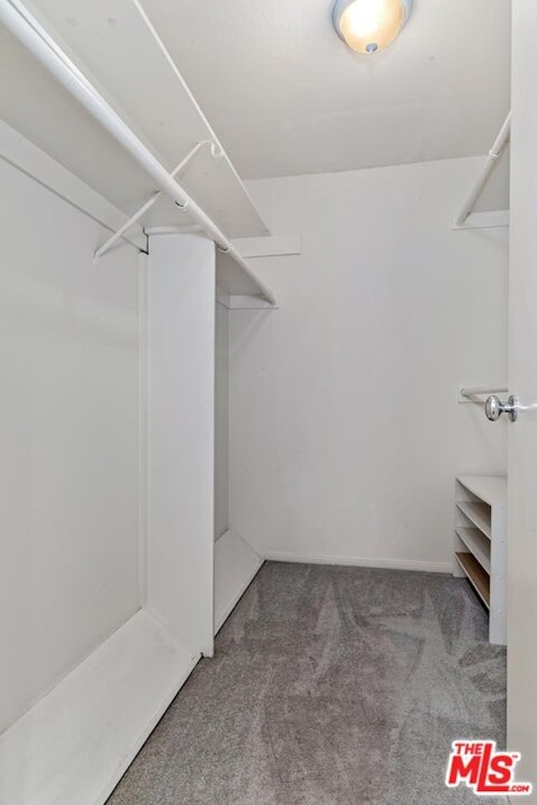Photo 19 of 25 - 10960 Wellworth Ave #102, Los Angeles, CA 90024