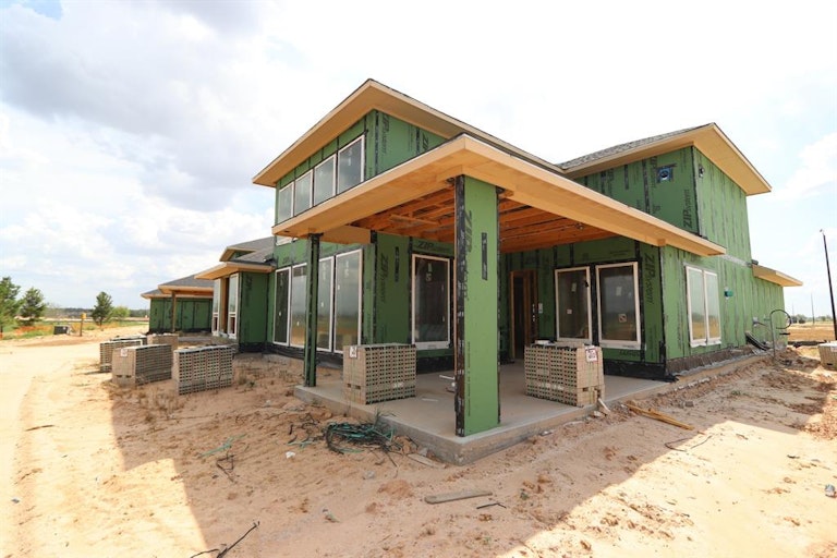 Photo 3 of 15 - 7318 Longspur Hollow Ln, Katy, TX 77493