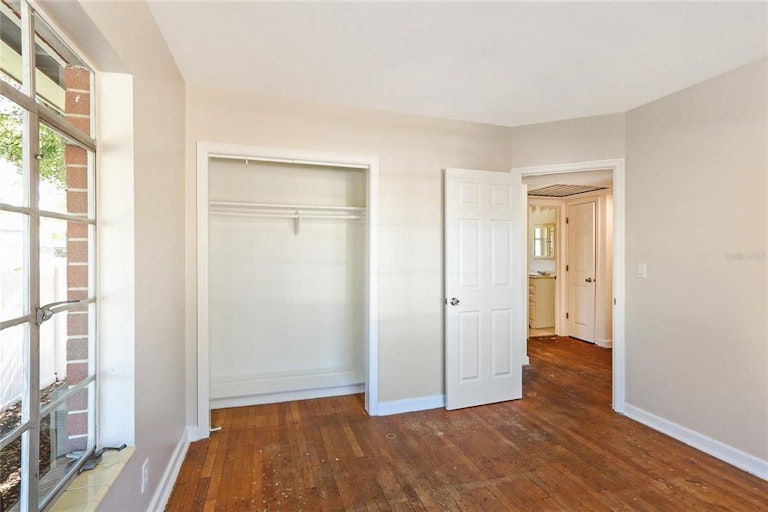 Photo 21 of 35 - 2601 Upton St S, Gulfport, FL 33711