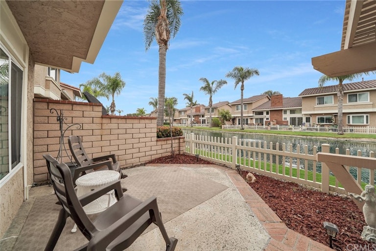 Photo 23 of 38 - 7876 Moonmist Cir, Huntington Beach, CA 92648