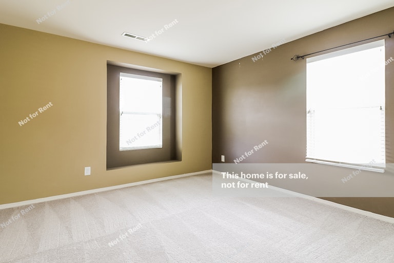 Photo 18 of 26 - 526 Kerriann Ln, Clayton, NC 27520