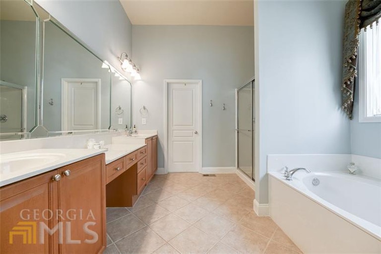 Photo 22 of 71 - 6021 Stillwater Pl, Flowery Branch, GA 30542