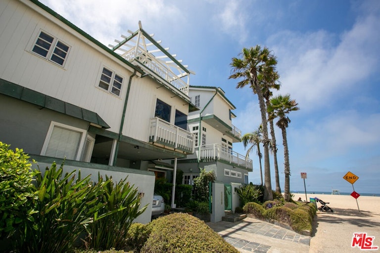 Photo 1 of 20 - 3501 Ocean Front Walk, Marina Del Rey, CA 90292