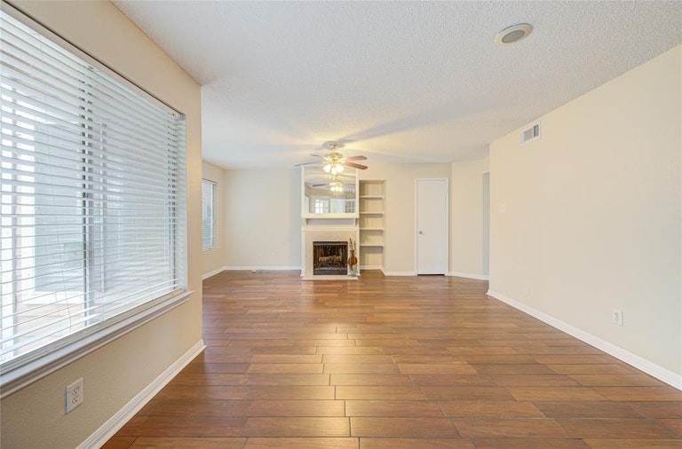 Photo 28 of 37 - 12200 Overbrook Ln #31A, Houston, TX 77077