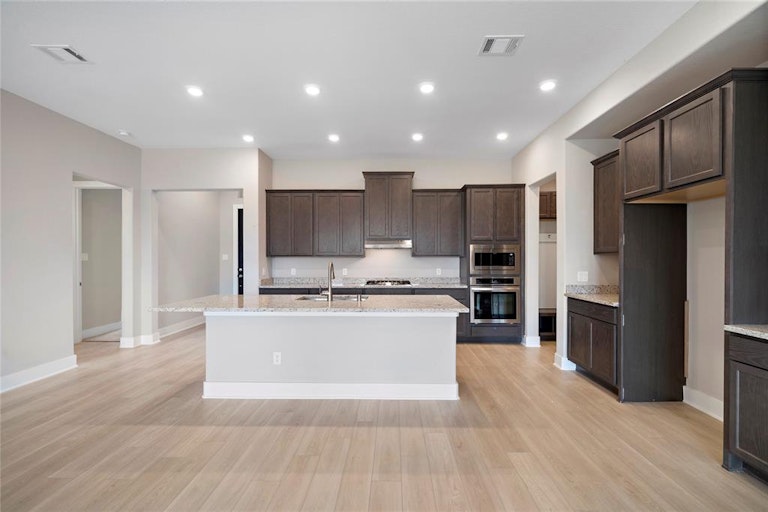 Photo 1 of 23 - 10615 Scrub Oak Dr, Rosharon, TX 77583