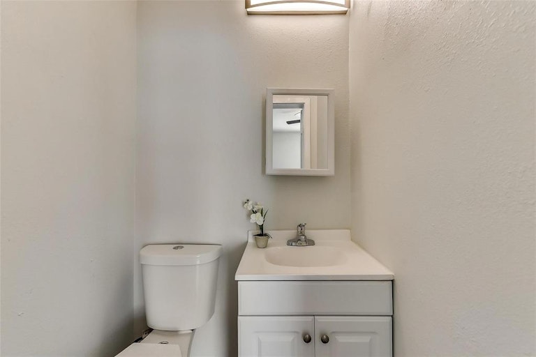 Photo 13 of 19 - 920 S Edgefield Ave, Dallas, TX 75208