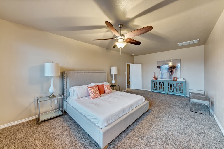 Photo 18 of 29 - 1409 Dun Horse Dr, Haslet, TX 76052