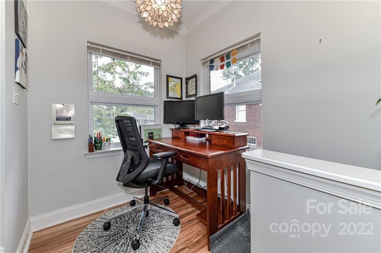 Photo 8 of 35 - 937 Gracie Way, Charlotte, NC 28204