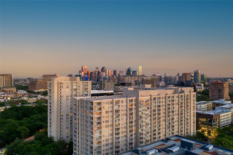 Photo 35 of 38 - 3225 Turtle Creek Blvd #1226, Dallas, TX 75219