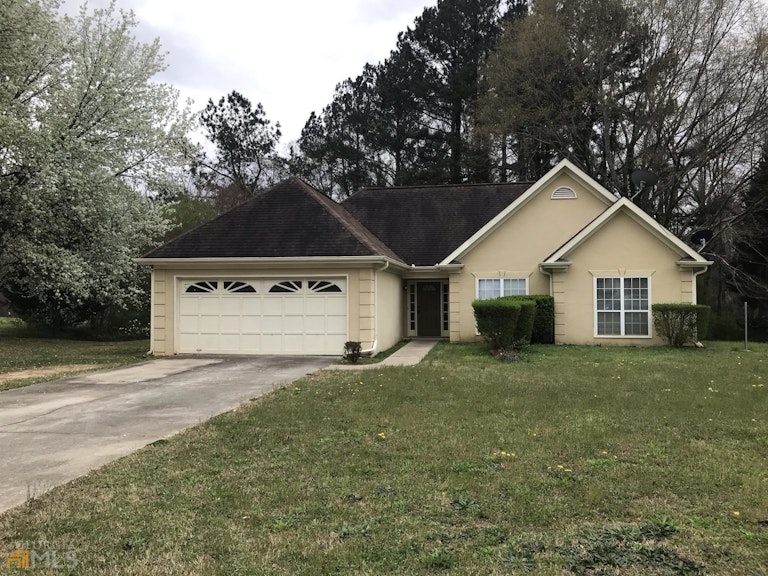 Photo 3 of 29 - 210 Buck Creek Dr, Covington, GA 30016