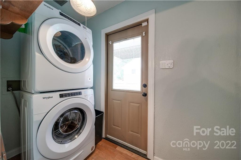 Photo 19 of 47 - 5802 Hillcrest Cir, Indian Trail, NC 28079