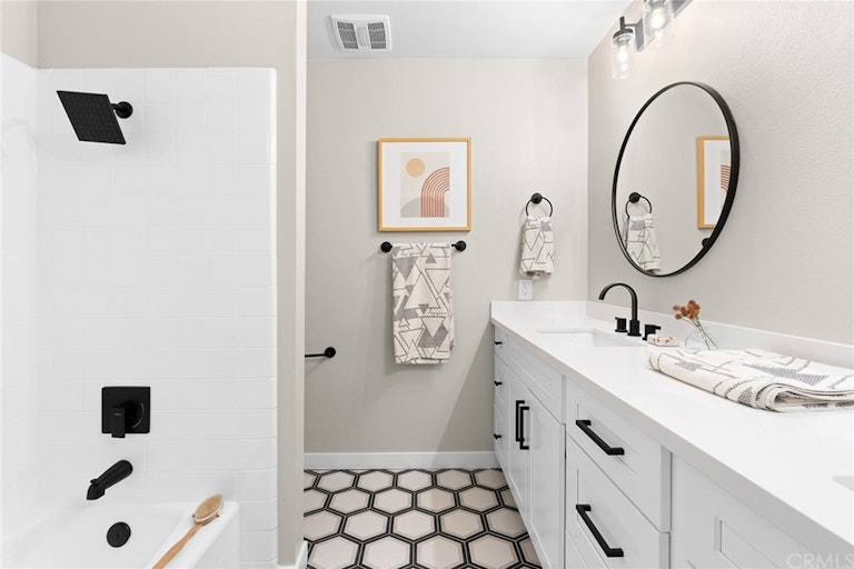 Photo 14 of 36 - 22272 Chestnut Ln, Lake Forest, CA 92630