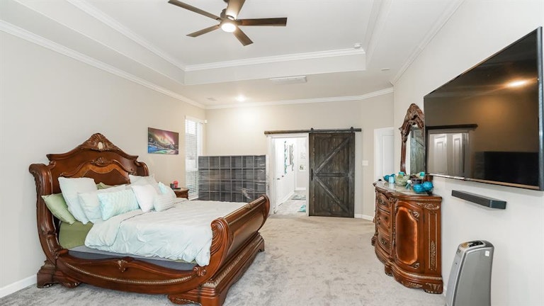 Photo 19 of 39 - 6707 Eastchester Dr, Katy, TX 77493
