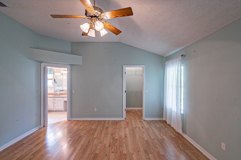 Photo 18 of 31 - 1044 Soledad Way, Lady Lake, FL 32159