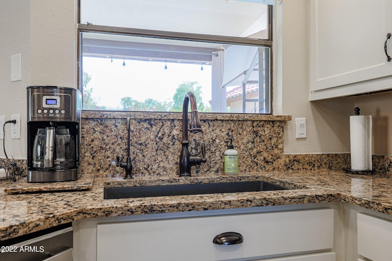 Photo 17 of 38 - 5207 E Half Moon Dr, Phoenix, AZ 85044