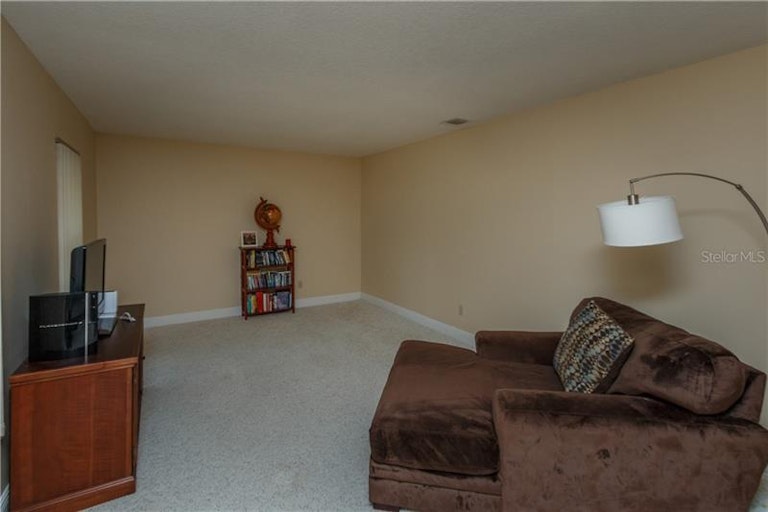 Photo 2 of 23 - 8642 Alegre Cir, Orlando, FL 32836