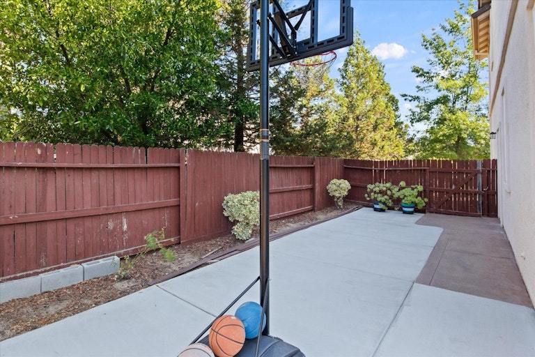 Photo 39 of 43 - 4102 Autumnwind Ct, Rocklin, CA 95677