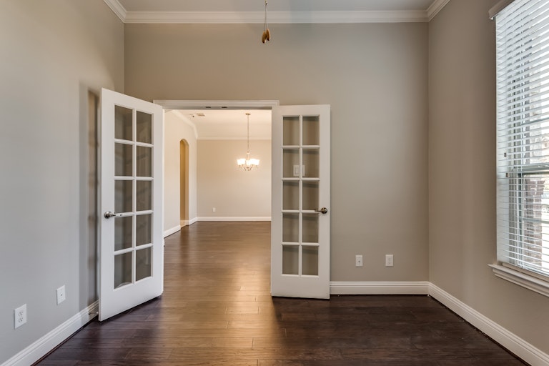 Photo 13 of 35 - 4410 Elation Dr, Sachse, TX 75048