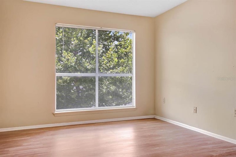 Photo 12 of 15 - 9481 Highland Oak Dr #907, Tampa, FL 33647