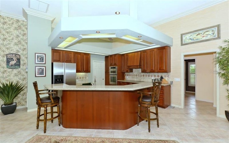 Photo 9 of 25 - 7791 Alister MacKenzie Dr, Sarasota, FL 34240