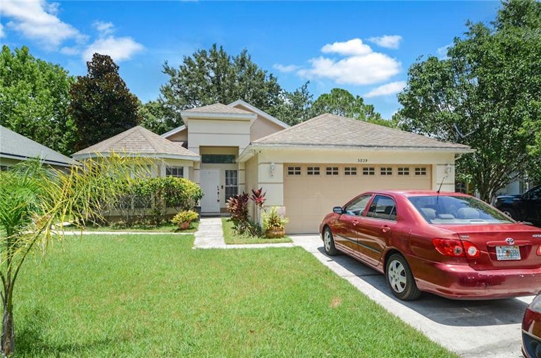 Photo 1 of 33 - 3829 Pickwick Dr, Orlando, FL 32817