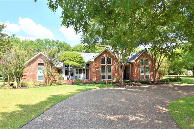 Photo 1 of 38 - 520 Hackberry Dr, Fairview, TX 75069