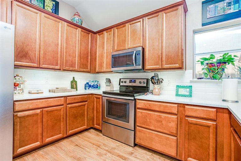 Photo 10 of 25 - 4814 Redwood Dr, McKinney, TX 75070