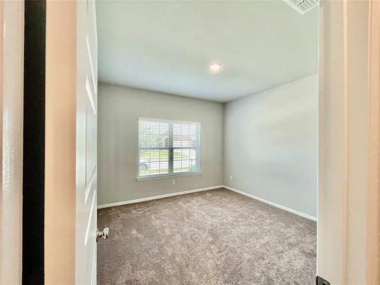 Photo 4 of 39 - 3209 Puffin Ln, Celina, TX 75009