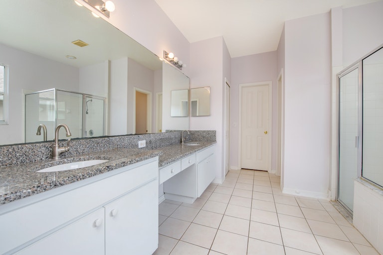 Photo 13 of 19 - 10610 Weybridge Dr, Tampa, FL 33626