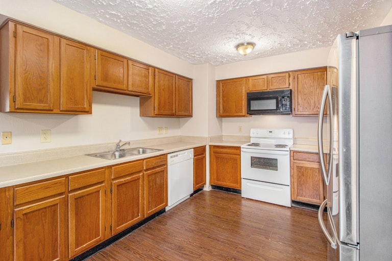 Photo 4 of 17 - 15822 Manfield Dr, Houston, TX 77082