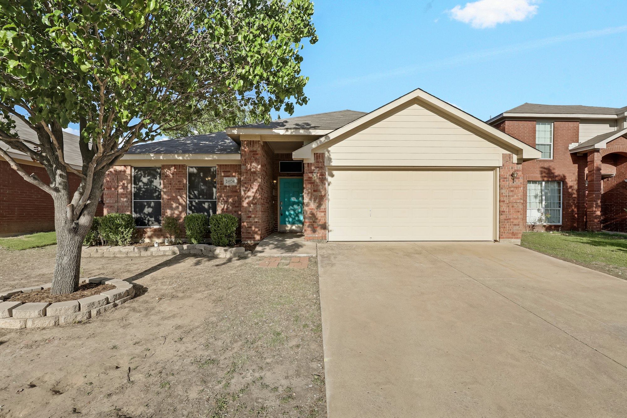Photo 1 of 26 - 2404 Rushing Springs Dr, Fort Worth, TX 76118