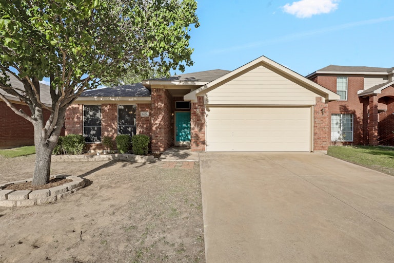 Photo 1 of 26 - 2404 Rushing Springs Dr, Fort Worth, TX 76118