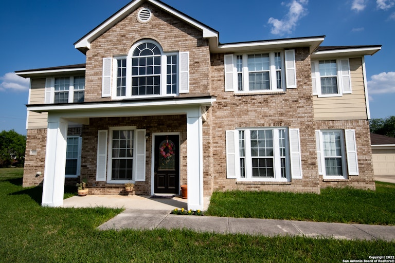 Photo 2 of 25 - 9332 Remuda Path, San Antonio, TX 78254
