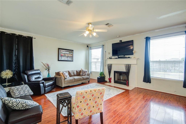 Photo 22 of 50 - 16651 Keegans Ridge Way Dr, Houston, TX 77083