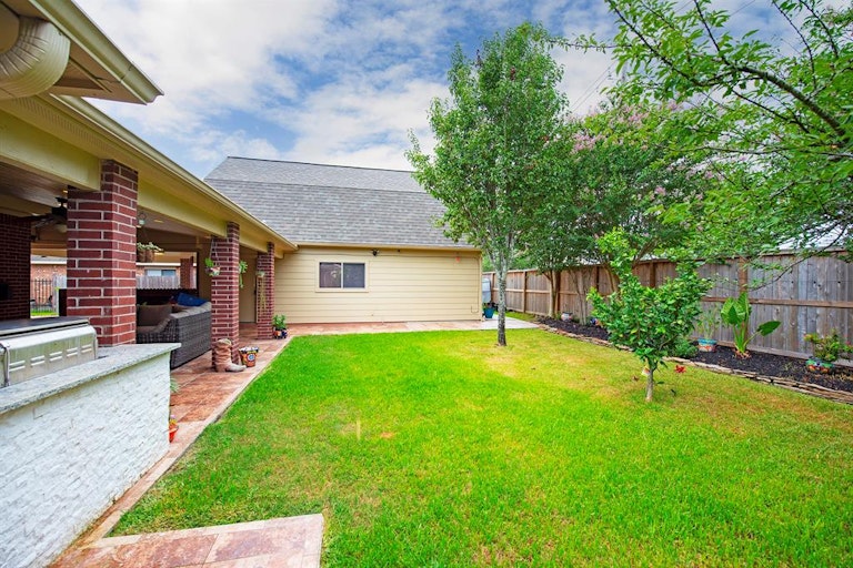 Photo 22 of 48 - 1814 Flagstaff Ln, League City, TX 77573