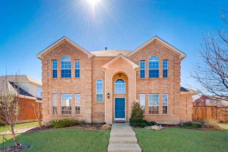 Photo 1 of 28 - 6409 Deer Run Dr, McKinney, TX 75070