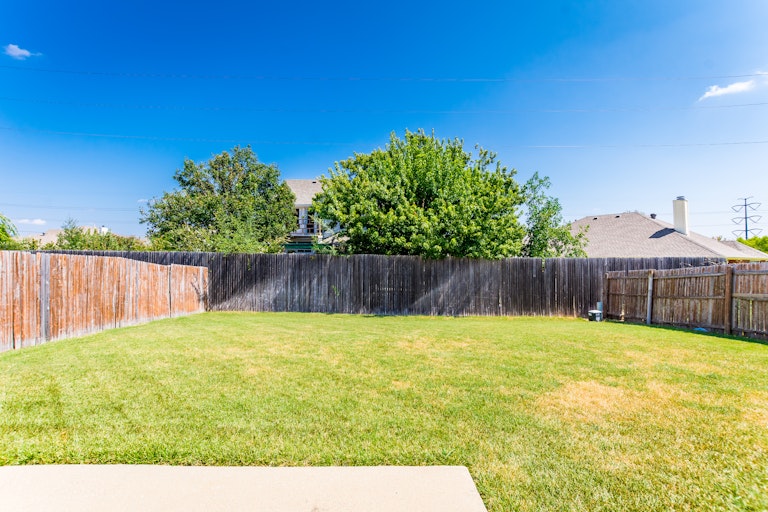 Photo 26 of 28 - 5717 Magnum Dr, Arlington, TX 76018