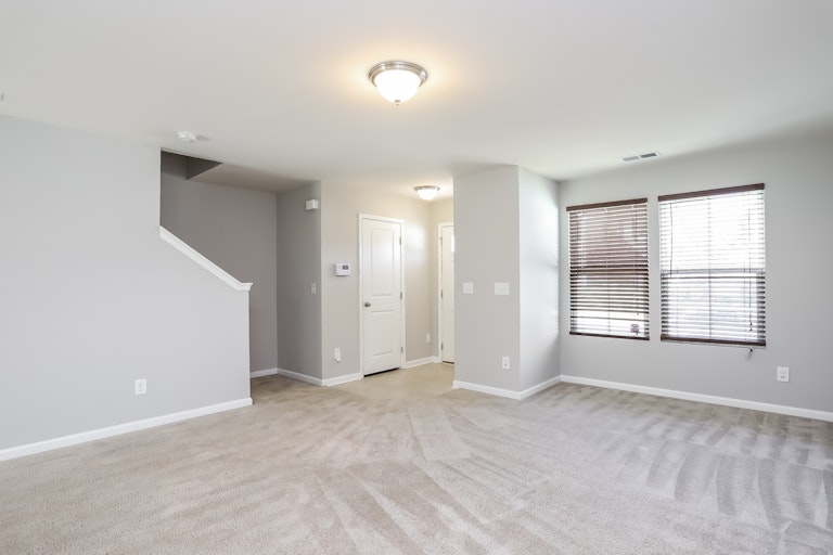 Photo 8 of 25 - 370 Fieldspar Ln, Clayton, NC 27520