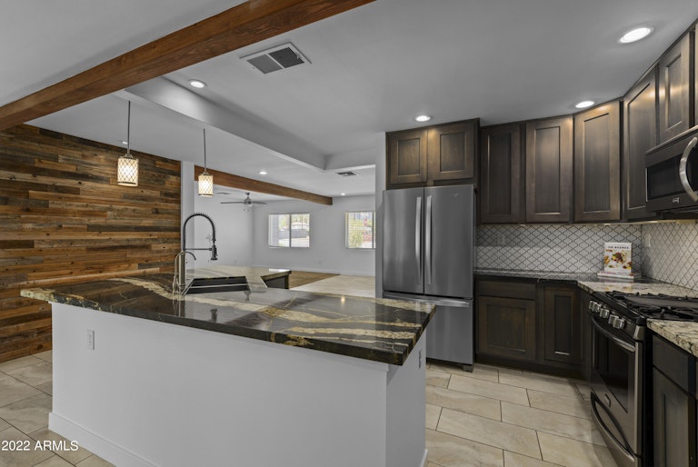 Photo 15 of 38 - 4401 E Montecito Ave, Phoenix, AZ 85018