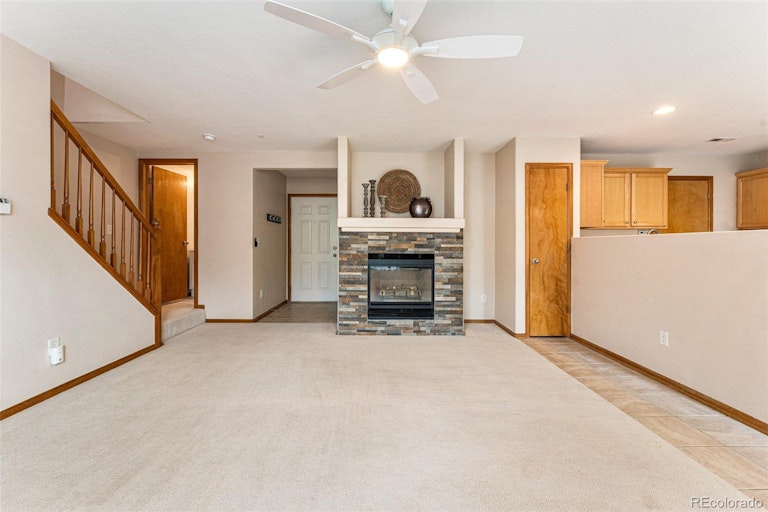 Photo 4 of 33 - 7962 S Kalispell Way, Englewood, CO 80112