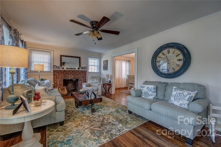 Photo 5 of 22 - 502 W Trade St, Dallas, NC 28034
