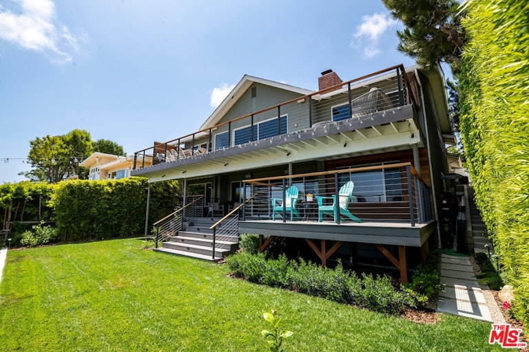 Photo 54 of 54 - 16656 Linda Ter, Pacific Palisades, CA 90272