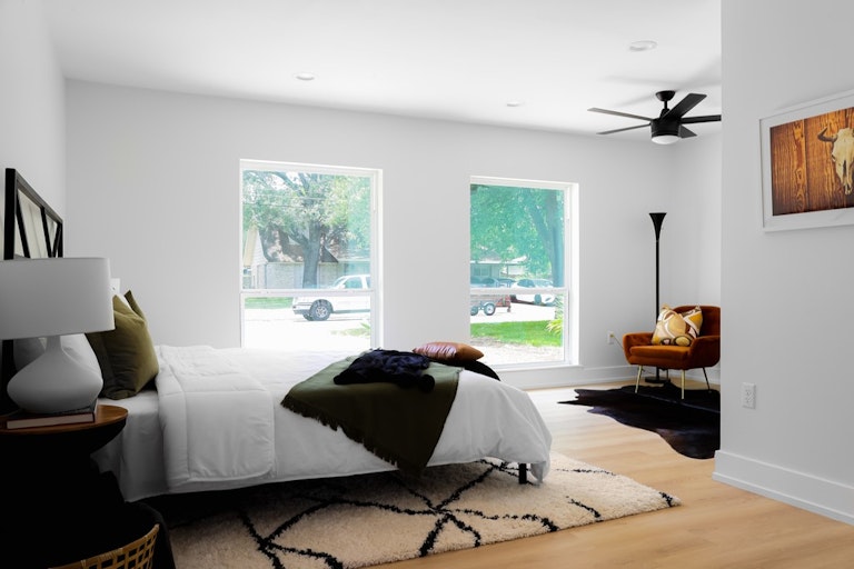 Photo 20 of 33 - 2300 Fair Oaks Dr, Austin, TX 78745